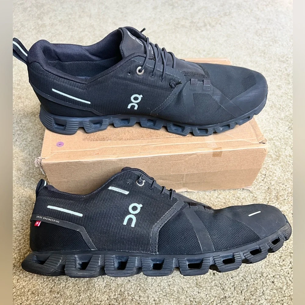 On Cloud 5 Waterproof Men’s Shoes Size 12 Black Performance Running Gently Used